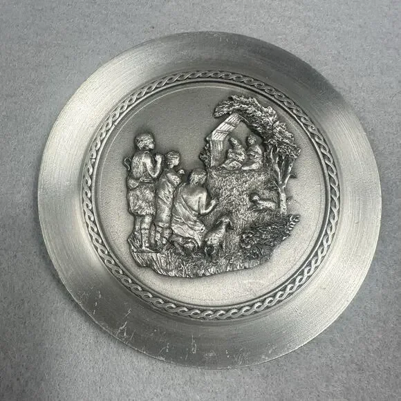 Vintage Pewter Nativity Plate Baby Jesus Shepherd Scene Cottagecore RARE 4” USA - Picture 4 of 10